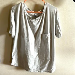 Women’s Vuori top. Size XL. Chalk color
